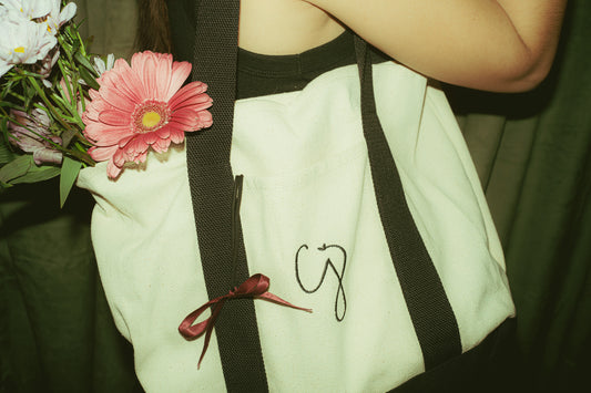 cj ~ essentials tote bag ✦